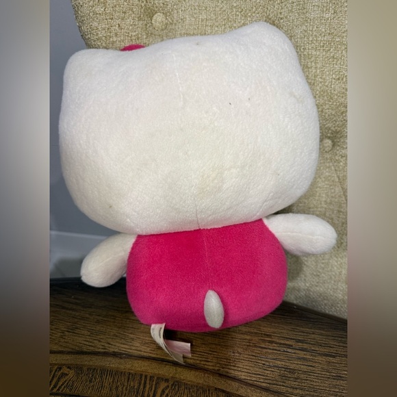 Hello Kitty Plush Pillow - Picture 2 of 3